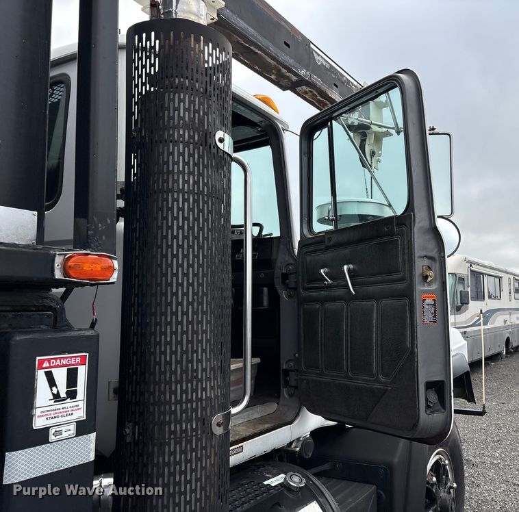 image for item EC8135 1996 Mack RD688S crane truck