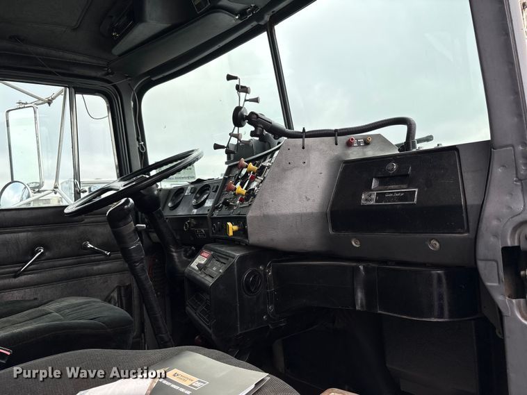 image for item EC8135 1996 Mack RD688S crane truck