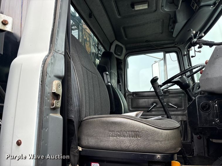 image for item EC8135 1996 Mack RD688S crane truck