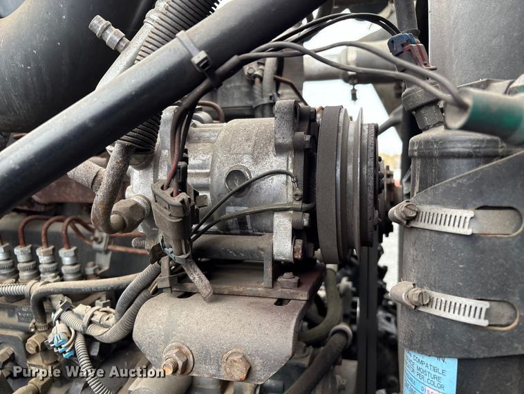 image for item EC8135 1996 Mack RD688S crane truck