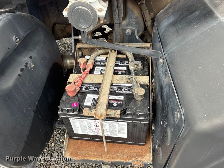 image for item EC8135 1996 Mack RD688S crane truck