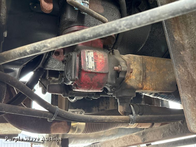 image for item EC8135 1996 Mack RD688S crane truck