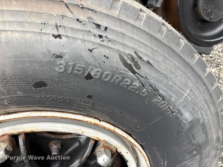 image for item EC8135 1996 Mack RD688S crane truck