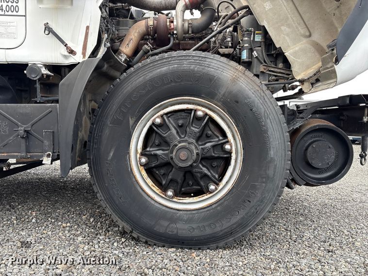 image for item EC8135 1996 Mack RD688S crane truck