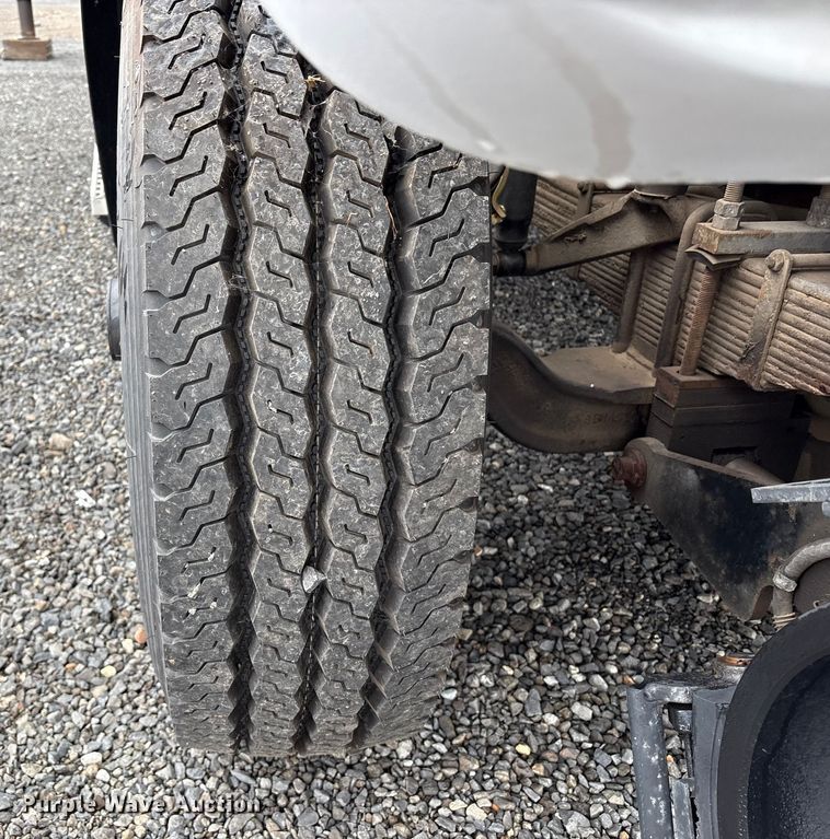 image for item EC8135 1996 Mack RD688S crane truck