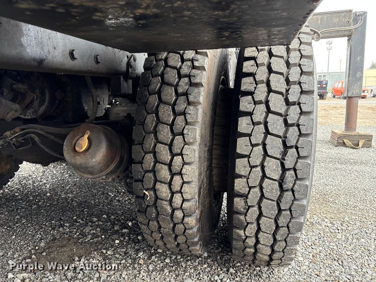 image for item EC8135 1996 Mack RD688S crane truck