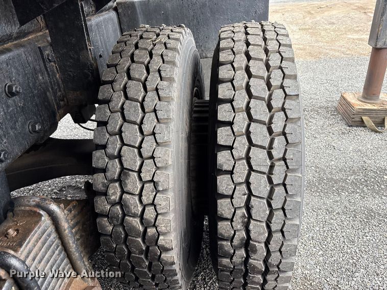 image for item EC8135 1996 Mack RD688S crane truck