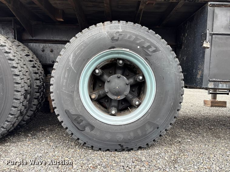 image for item EC8135 1996 Mack RD688S crane truck