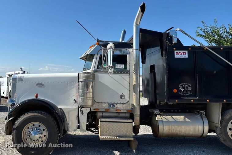image for item ED2252 1997 Peterbilt 379 dump truck