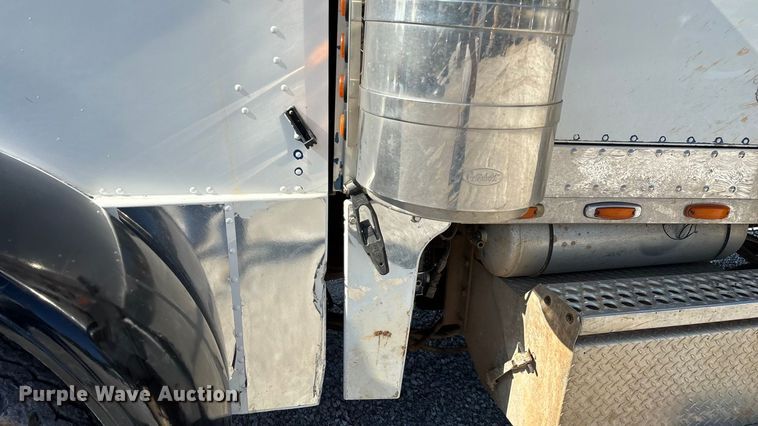 image for item ED2252 1997 Peterbilt 379 dump truck