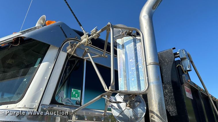 image for item ED2252 1997 Peterbilt 379 dump truck