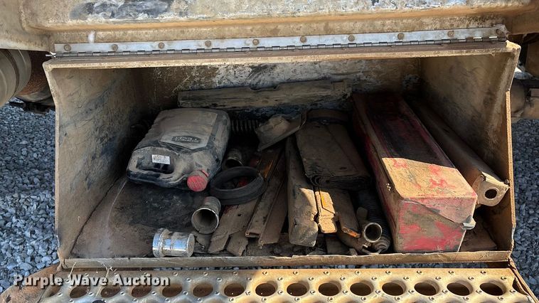 image for item ED2252 1997 Peterbilt 379 dump truck