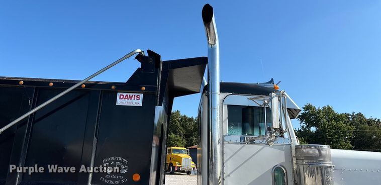 image for item ED2252 1997 Peterbilt 379 dump truck