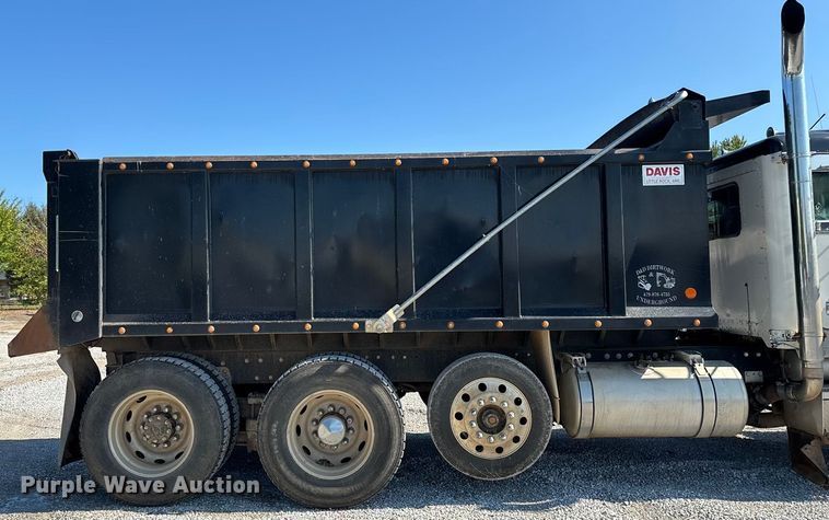 image for item ED2252 1997 Peterbilt 379 dump truck