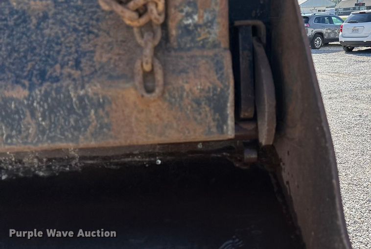 image for item ED2252 1997 Peterbilt 379 dump truck