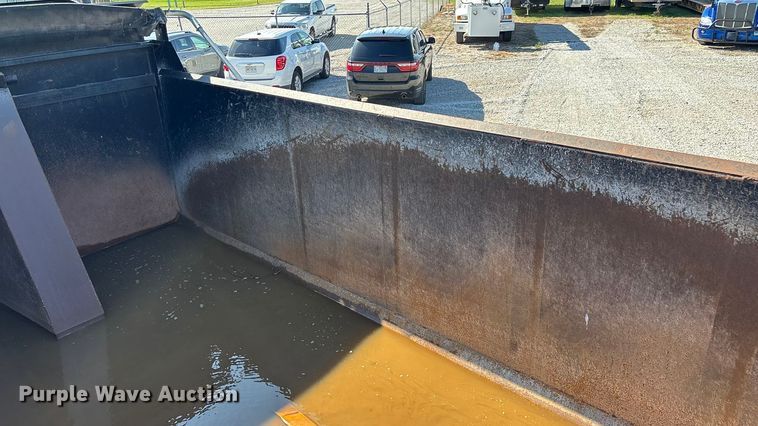 image for item ED2252 1997 Peterbilt 379 dump truck