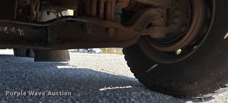 image for item ED2252 1997 Peterbilt 379 dump truck