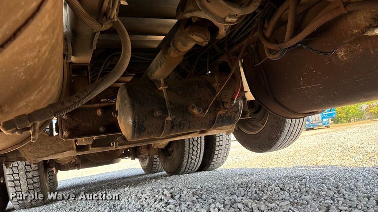 image for item ED2252 1997 Peterbilt 379 dump truck