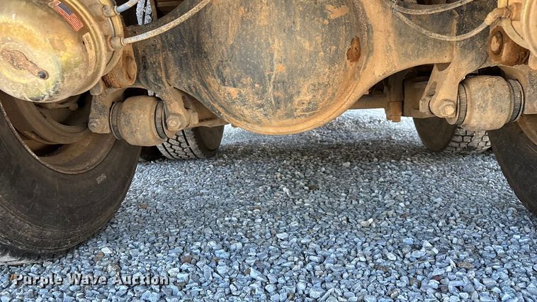 image for item ED2252 1997 Peterbilt 379 dump truck