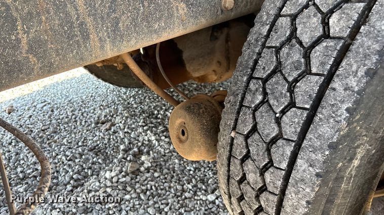 image for item ED2252 1997 Peterbilt 379 dump truck