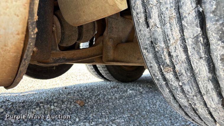 image for item ED2252 1997 Peterbilt 379 dump truck