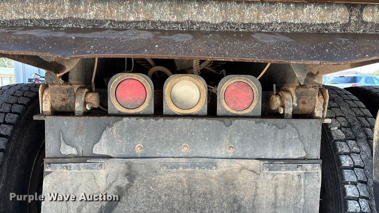 image for item ED2252 1997 Peterbilt 379 dump truck