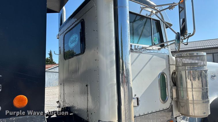 image for item ED2252 1997 Peterbilt 379 dump truck