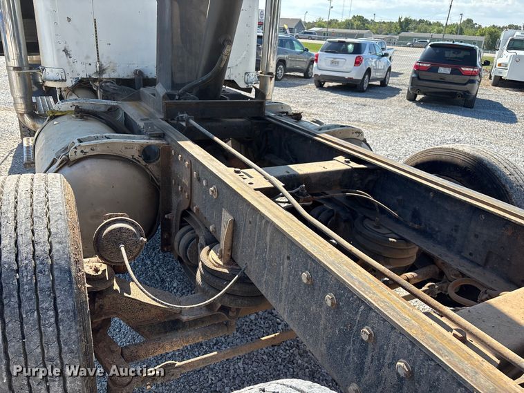 image for item ED2252 1997 Peterbilt 379 dump truck