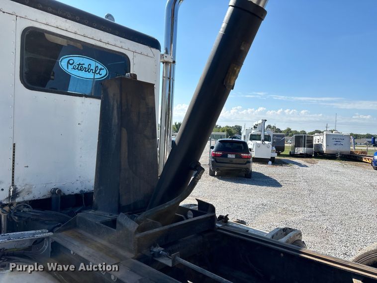 image for item ED2252 1997 Peterbilt 379 dump truck