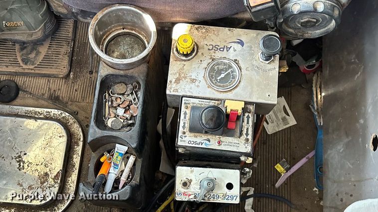 image for item ED2252 1997 Peterbilt 379 dump truck