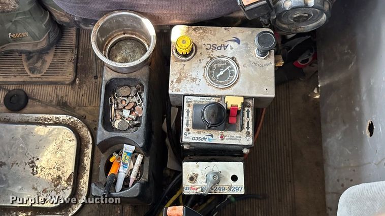 image for item ED2252 1997 Peterbilt 379 dump truck