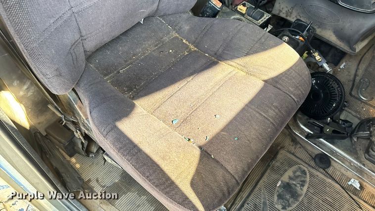 image for item ED2252 1997 Peterbilt 379 dump truck