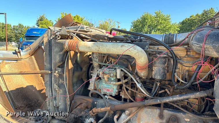 image for item ED2252 1997 Peterbilt 379 dump truck