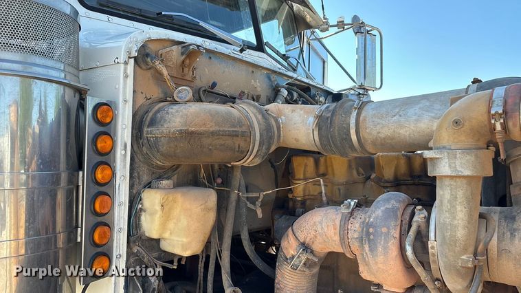 image for item ED2252 1997 Peterbilt 379 dump truck