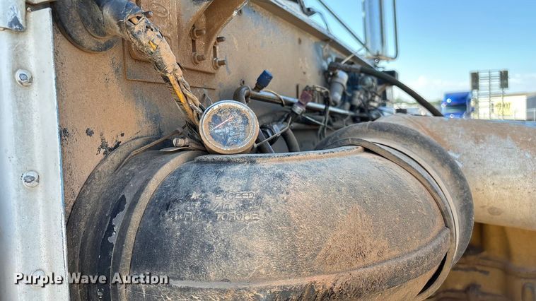 image for item ED2252 1997 Peterbilt 379 dump truck