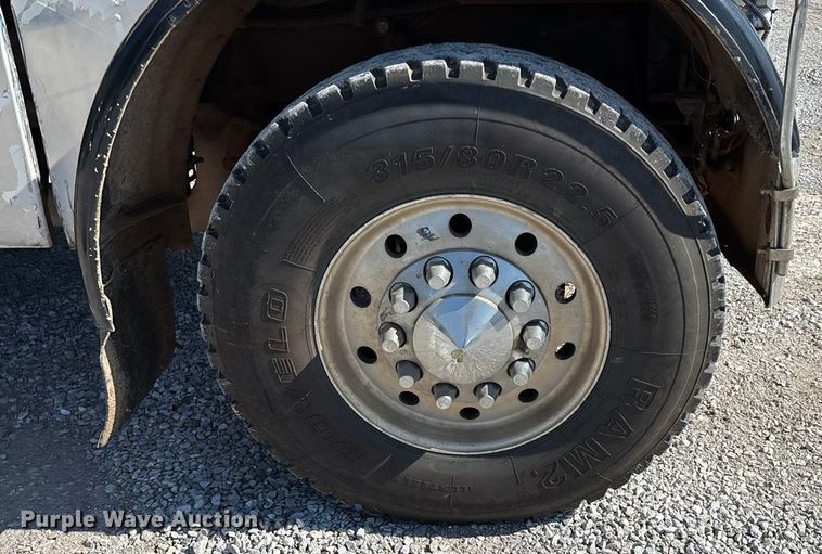 image for item ED2252 1997 Peterbilt 379 dump truck