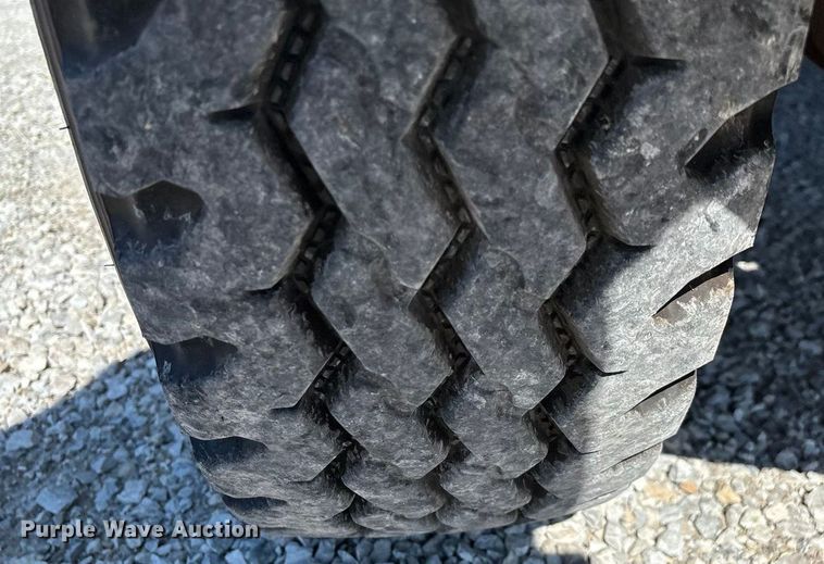 image for item ED2252 1997 Peterbilt 379 dump truck