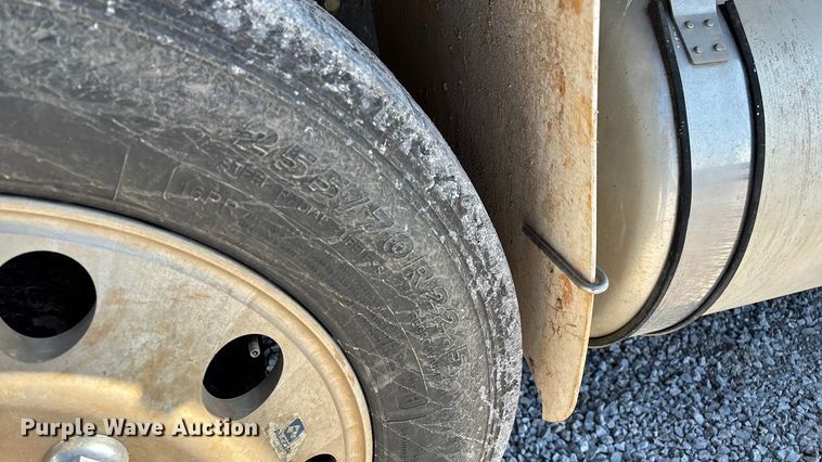 image for item ED2252 1997 Peterbilt 379 dump truck