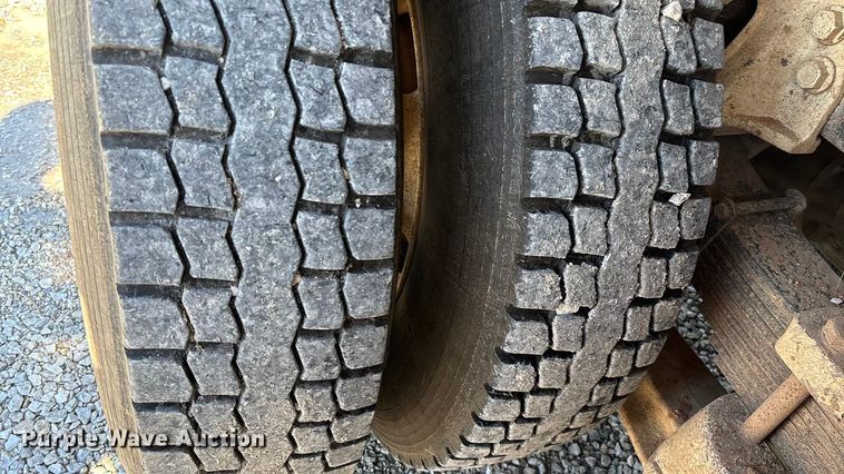 image for item ED2252 1997 Peterbilt 379 dump truck