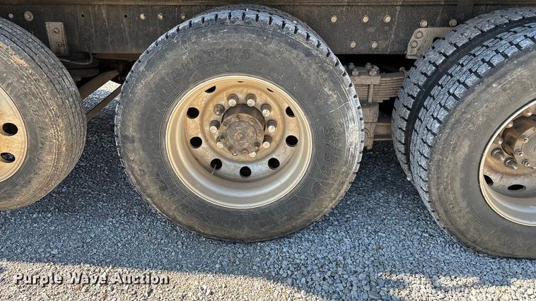 image for item ED2252 1997 Peterbilt 379 dump truck