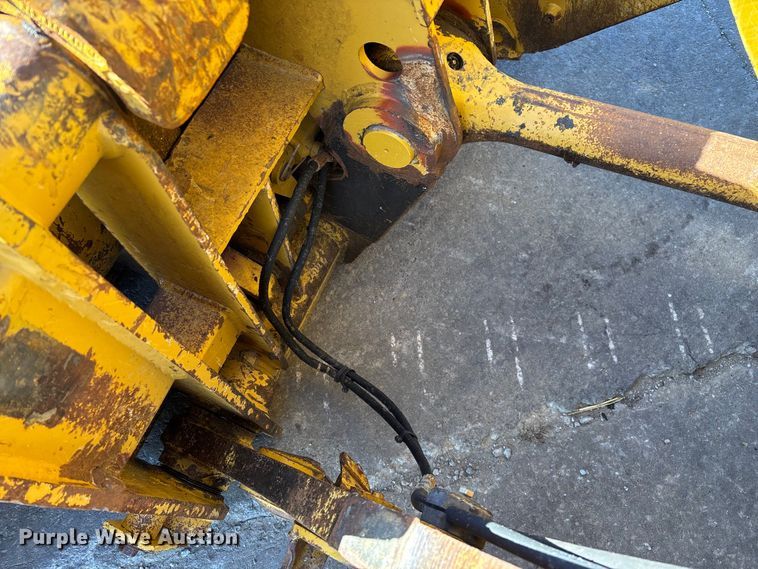 image for item ED2364 2013 Caterpillar 953D track loader