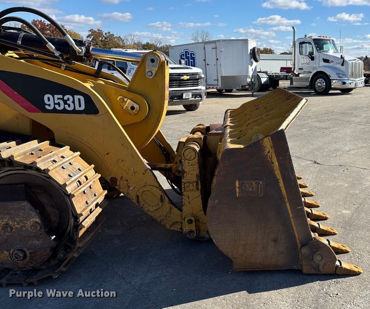 image for item ED2364 2013 Caterpillar 953D track loader