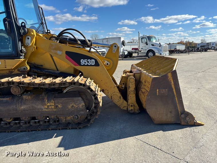 image for item ED2364 2013 Caterpillar 953D track loader