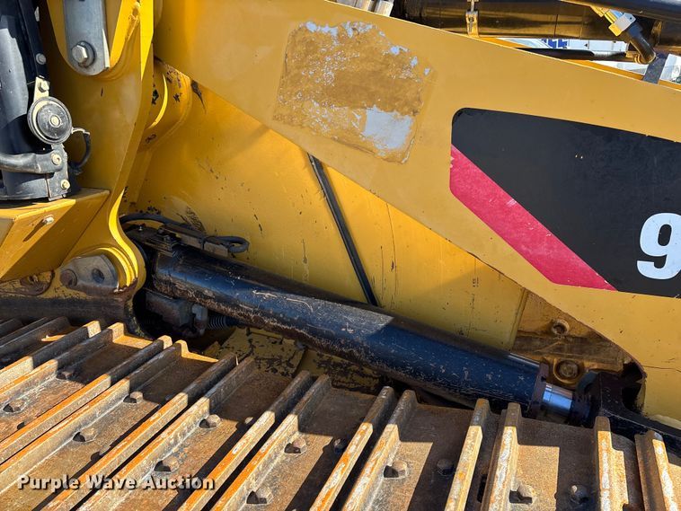 image for item ED2364 2013 Caterpillar 953D track loader