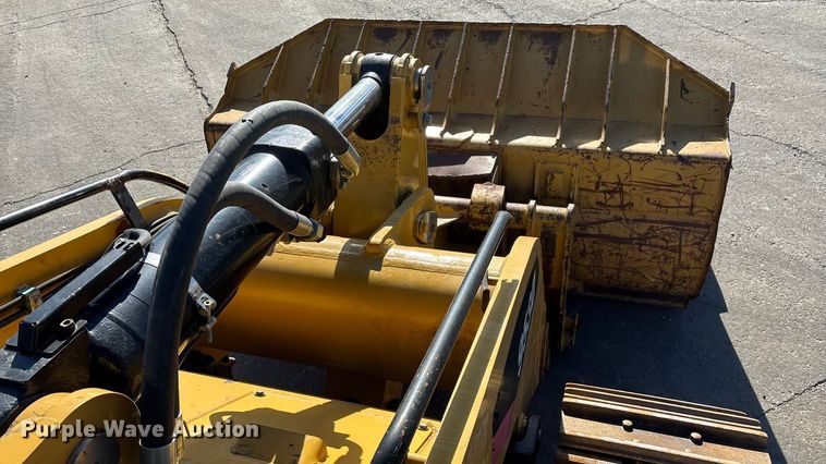 image for item ED2364 2013 Caterpillar 953D track loader