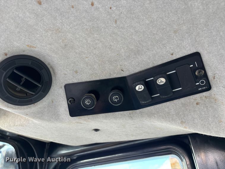 image for item ED2364 2013 Caterpillar 953D track loader