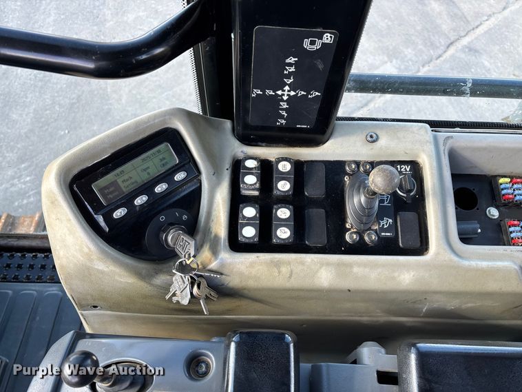 image for item ED2364 2013 Caterpillar 953D track loader