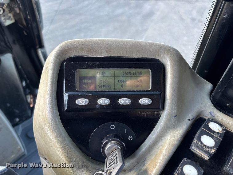 image for item ED2364 2013 Caterpillar 953D track loader