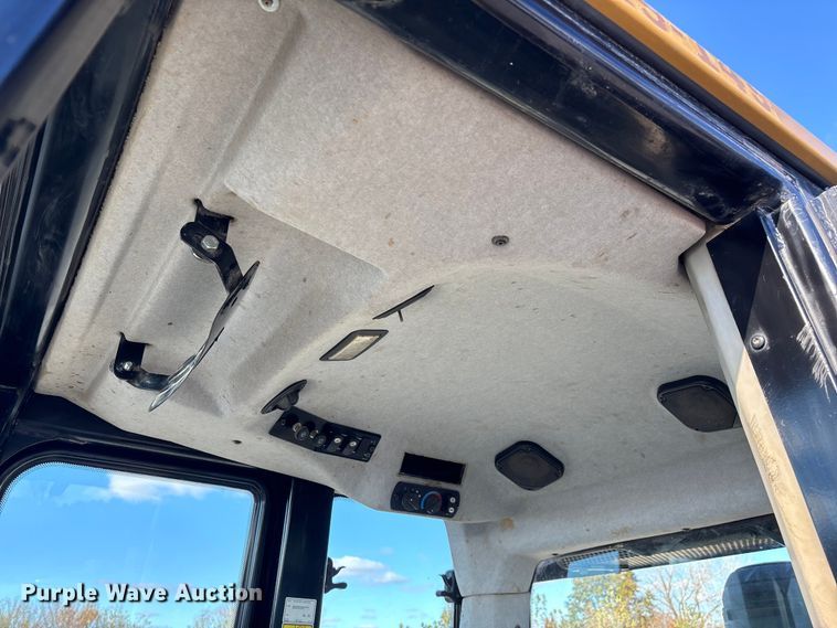 image for item ED2364 2013 Caterpillar 953D track loader