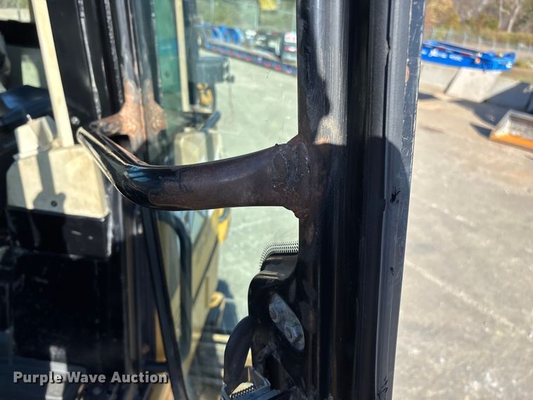 image for item ED2364 2013 Caterpillar 953D track loader